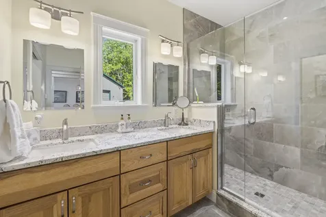 787 River Road Dresden ME 04342