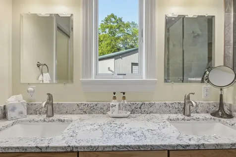 787 River Road Dresden ME 04342