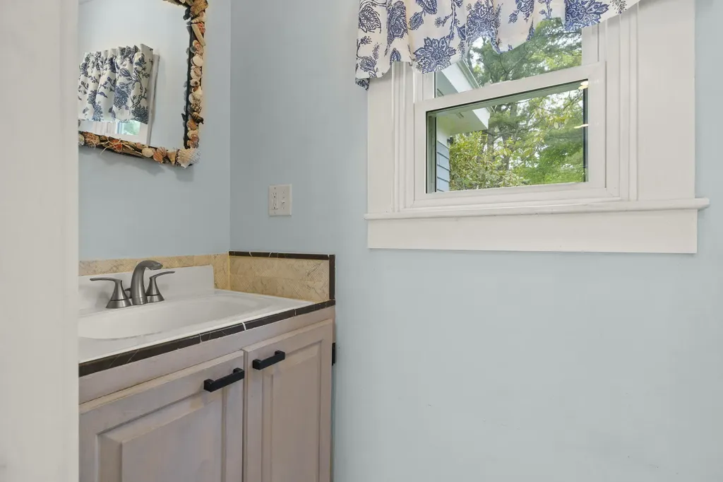 2644 Bristol Road Bristol ME 04554
