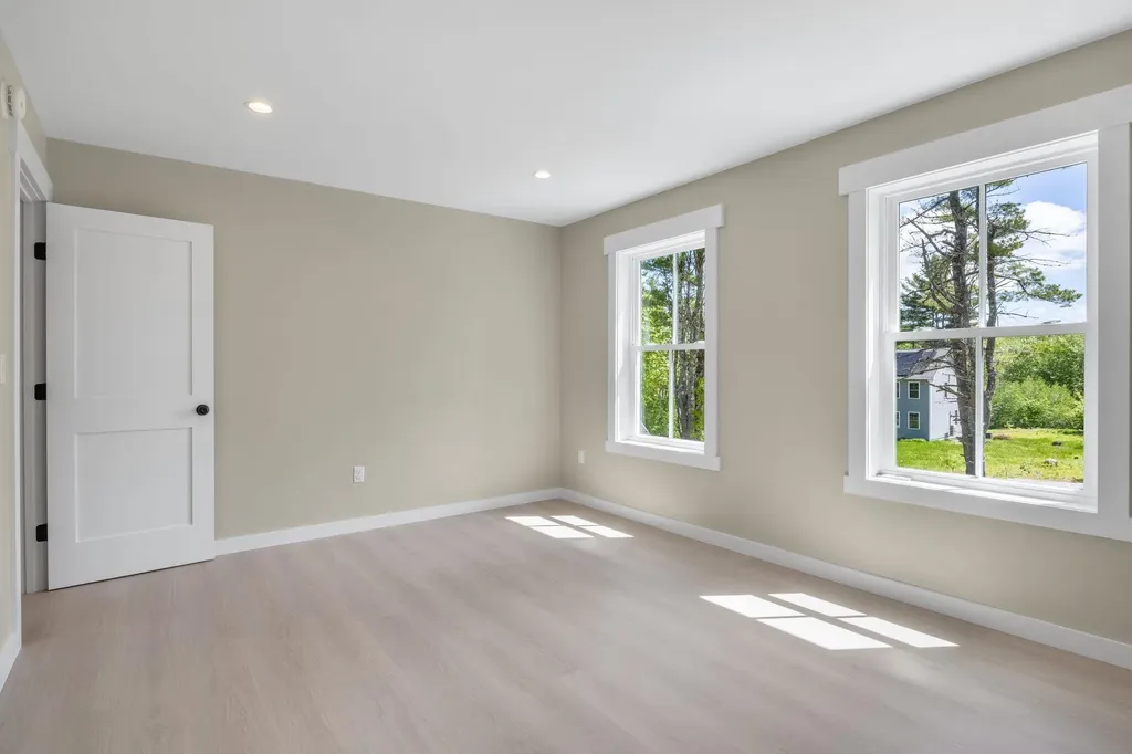 1 Lilac Lane Raymond ME 04071