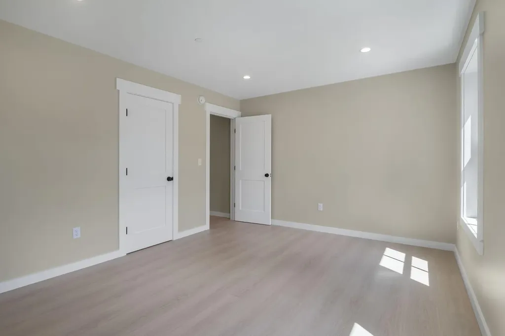 1 Lilac Lane Raymond ME 04071