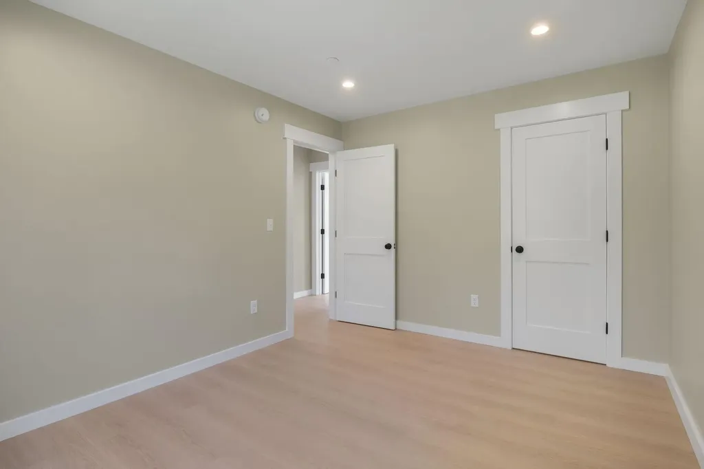 1 Lilac Lane Raymond ME 04071