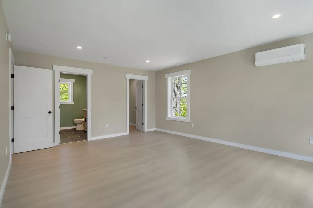 1 Lilac Lane Raymond ME 04071