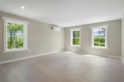 1 Lilac Lane Raymond ME 04071