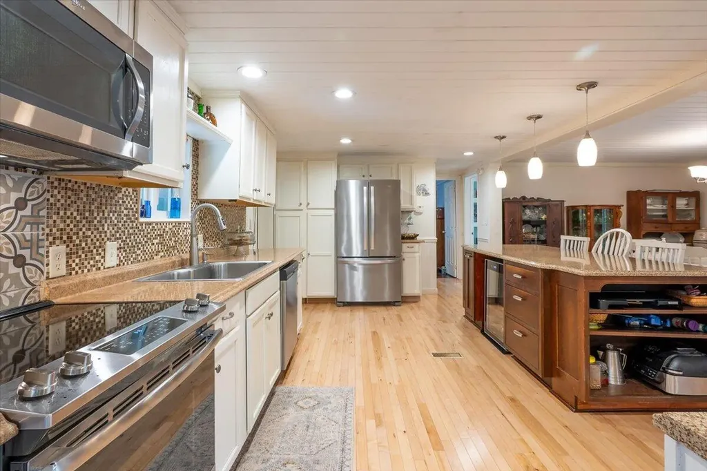 25 Pine View Ridge Road Boothbay ME 04537