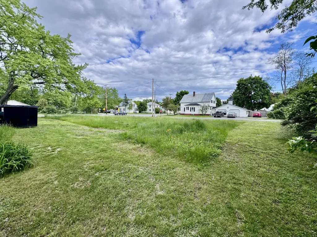 136 North Avenue Skowhegan ME 04976