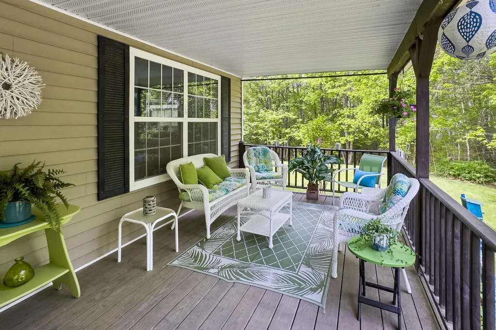 31 Dewdrop Lane Waldoboro ME 04572