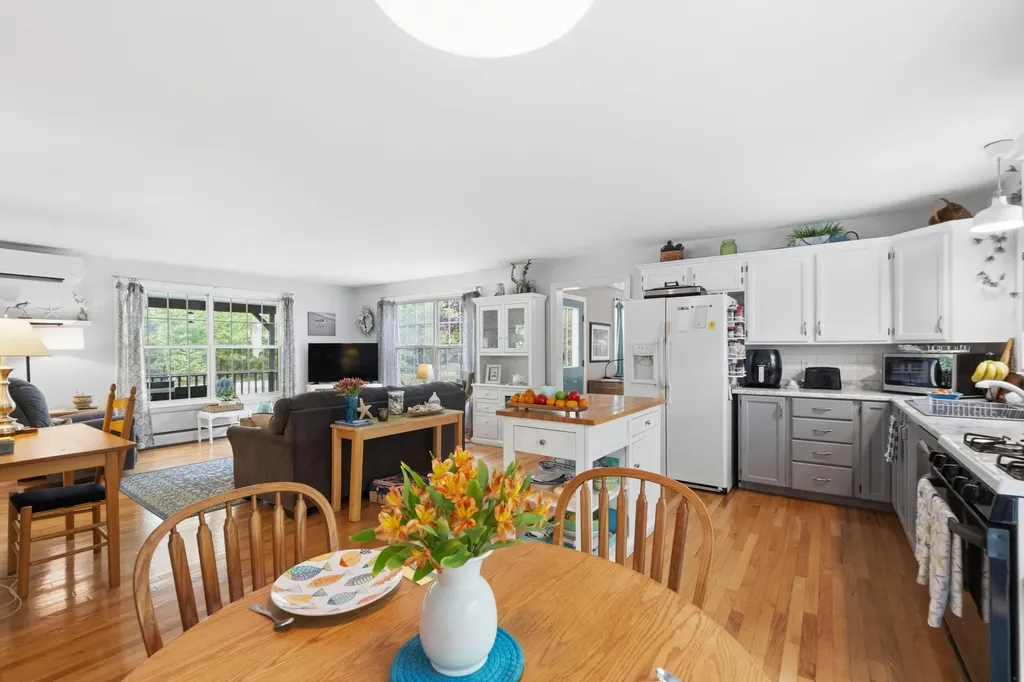 31 Dewdrop Lane Waldoboro ME 04572