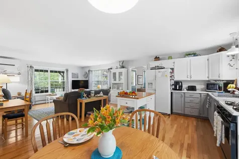 31 Dewdrop Lane Waldoboro ME 04572