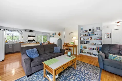 31 Dewdrop Lane Waldoboro ME 04572