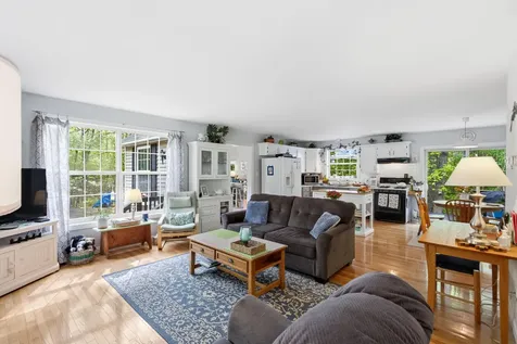 31 Dewdrop Lane Waldoboro ME 04572