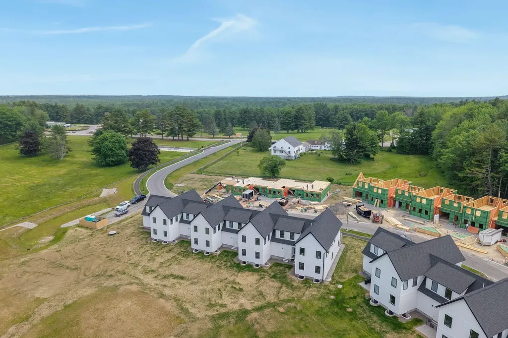 28 Fairway Commons Drive Gorham ME 04038