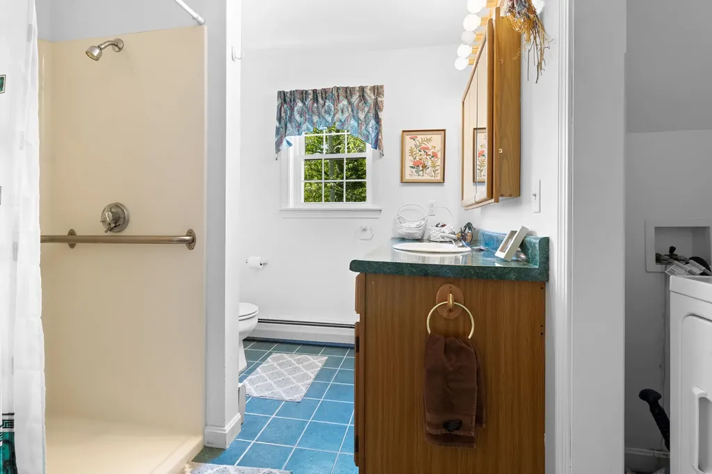 44 Percy Cove Road Nobleboro ME 04555