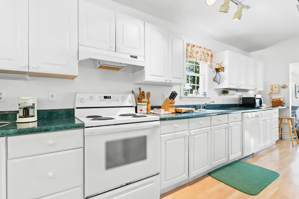 44 Percy Cove Road Nobleboro ME 04555