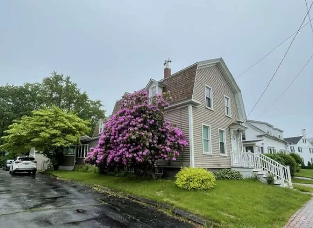 131 Beach Street Saco ME 04072