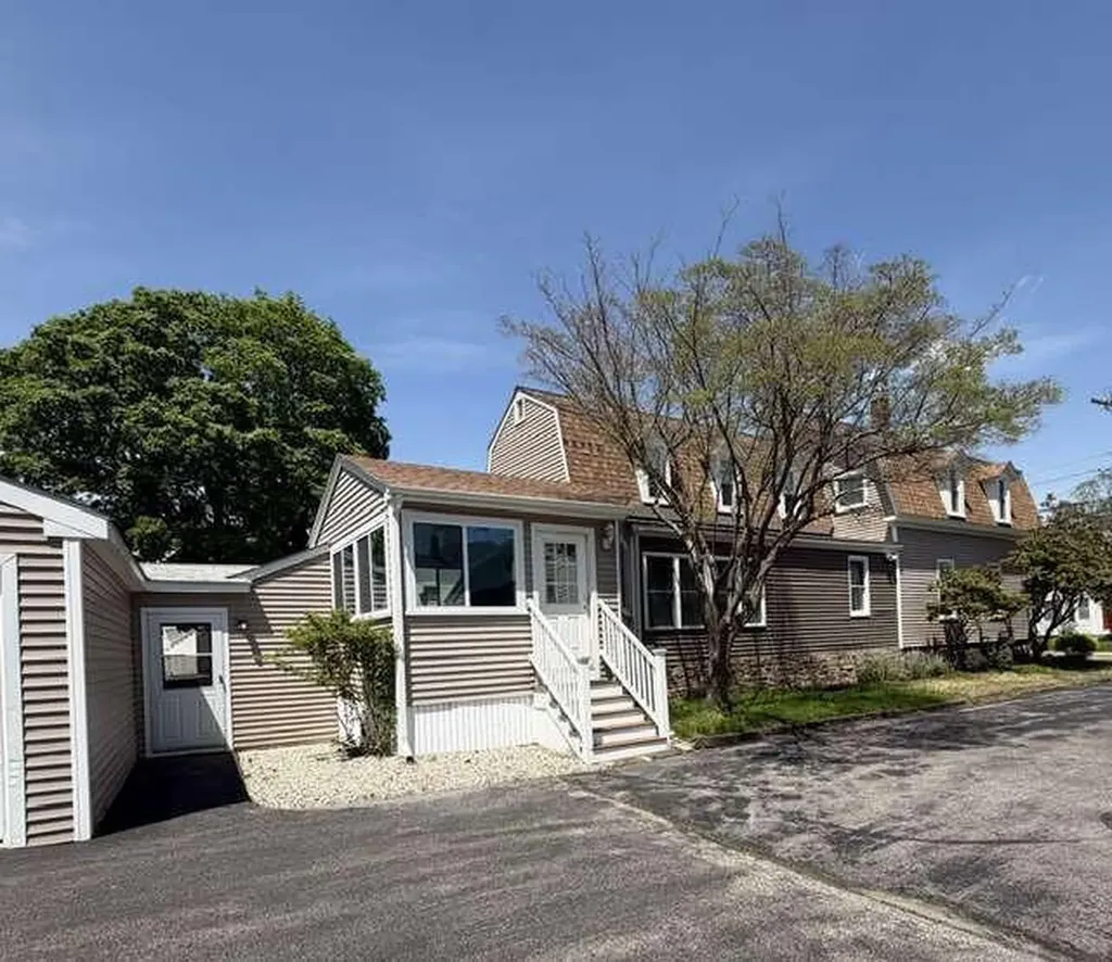 131 Beach Street Saco ME 04072