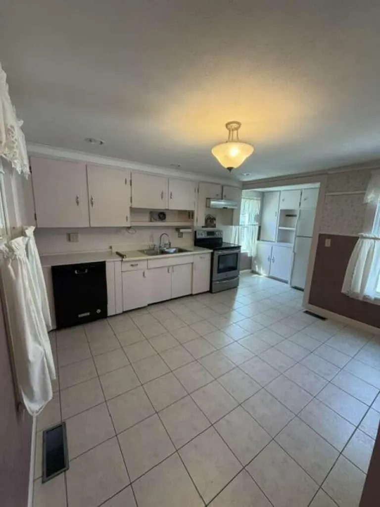 131 Beach Street Saco ME 04072
