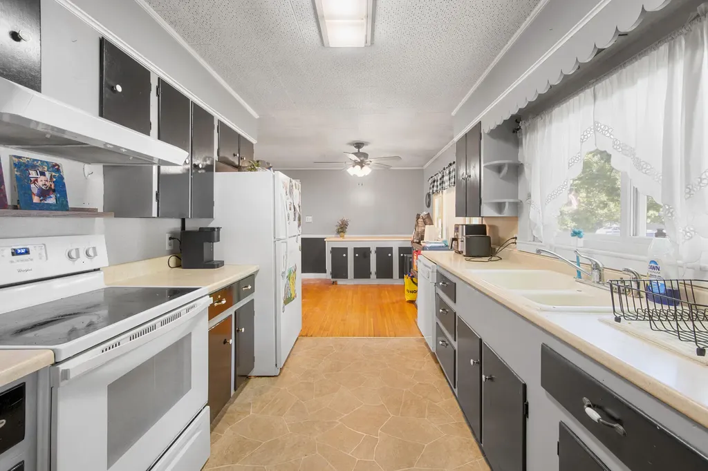 40 Exeter Road Corinna ME 04928