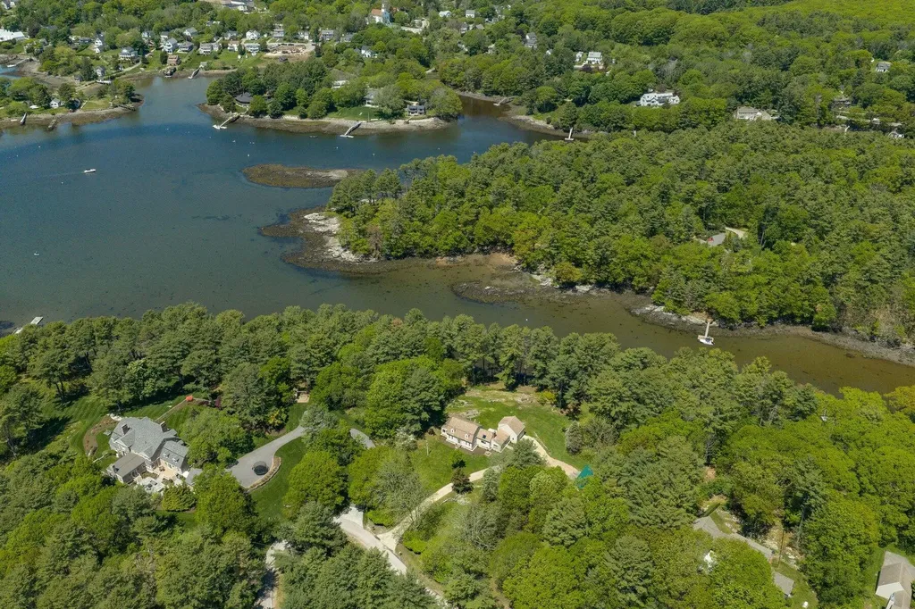 20 Captains Way Kittery ME 03905