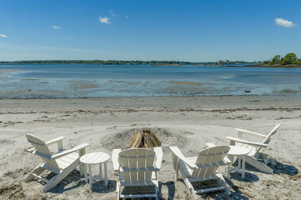 20 Captains Way Kittery ME 03905