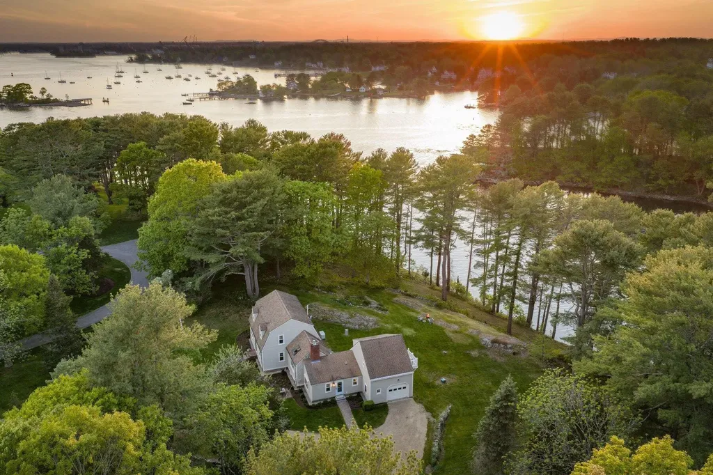 20 Captains Way Kittery ME 03905