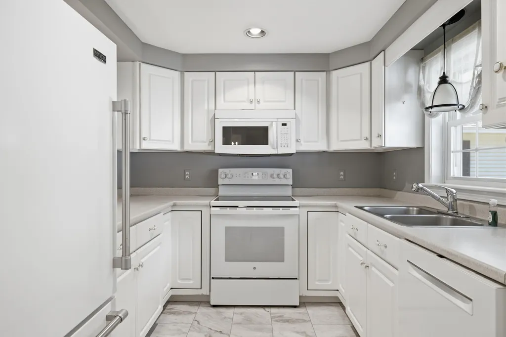 14 Hampton Glen Drive Kennebunk ME 04043