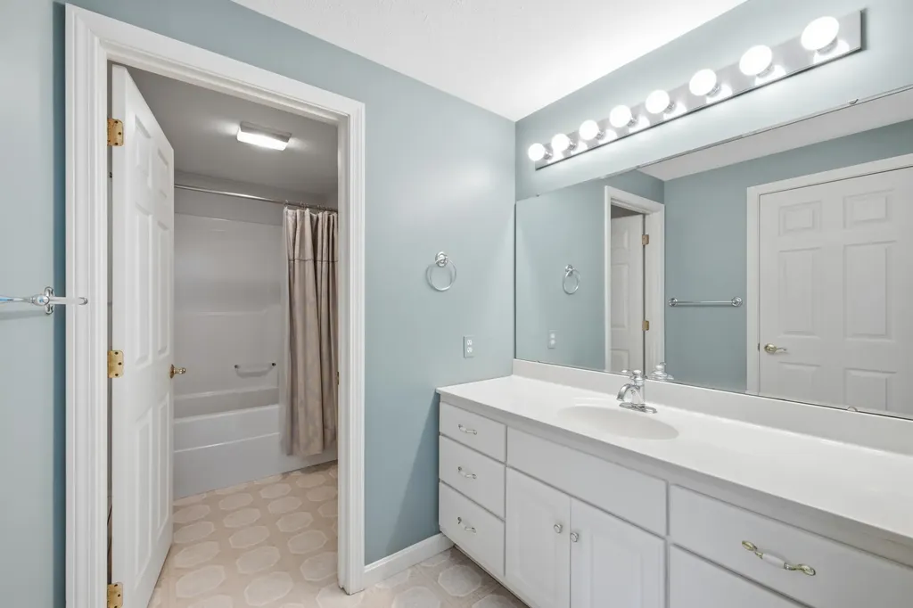 14 Hampton Glen Drive Kennebunk ME 04043