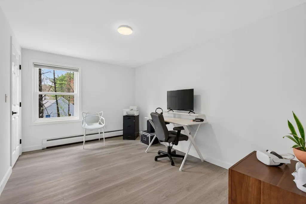 8 Mast Road Scarborough ME 04074