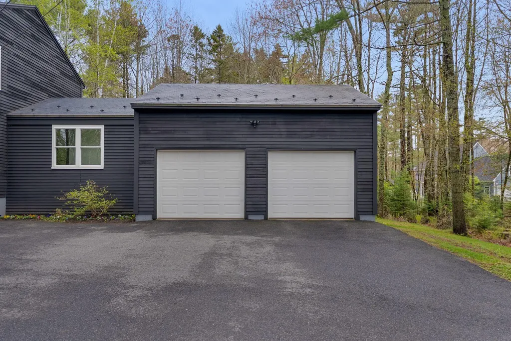 8 Mast Road Scarborough ME 04074