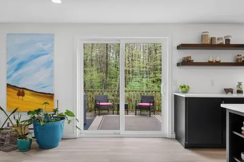 8 Mast Road Scarborough ME 04074