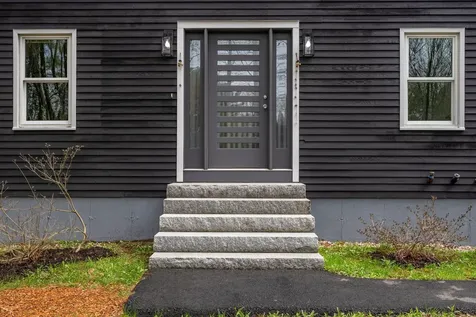 8 Mast Road Scarborough ME 04074
