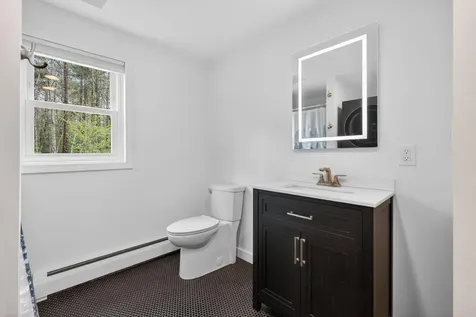 8 Mast Road Scarborough ME 04074