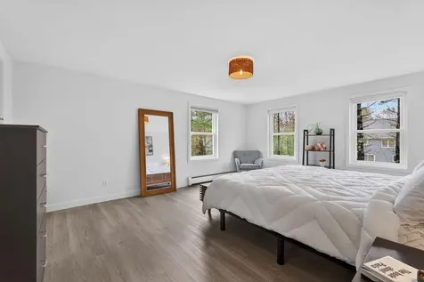 8 Mast Road Scarborough ME 04074