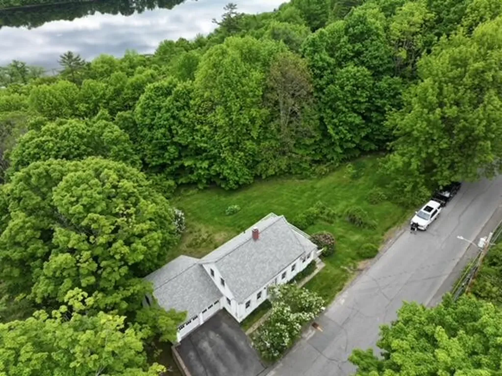 28 Greenville Street Hallowell ME 04347