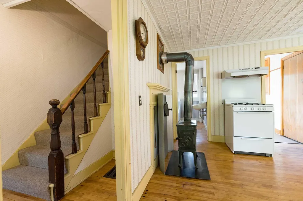 28 Greenville Street Hallowell ME 04347