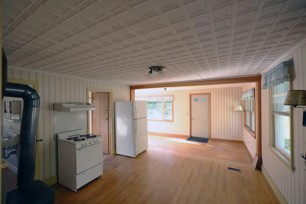 28 Greenville Street Hallowell ME 04347