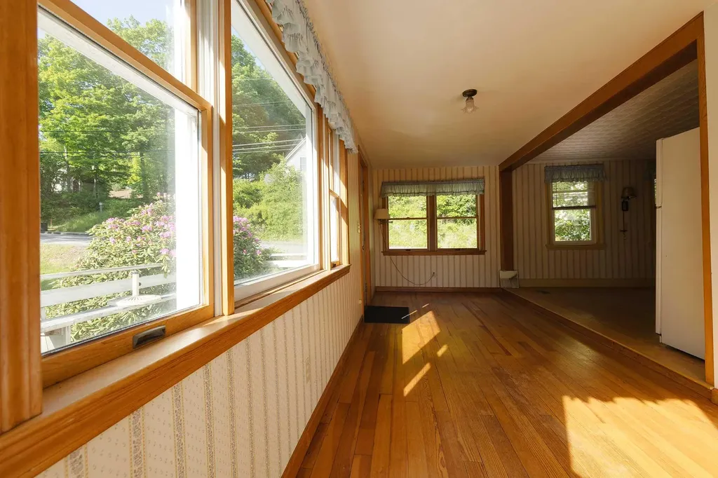 28 Greenville Street Hallowell ME 04347