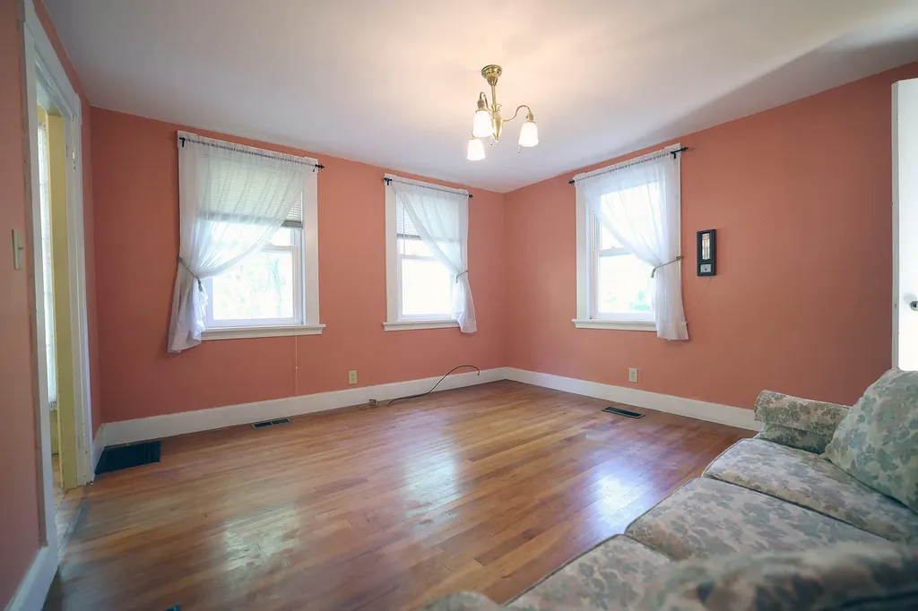 28 Greenville Street Hallowell ME 04347