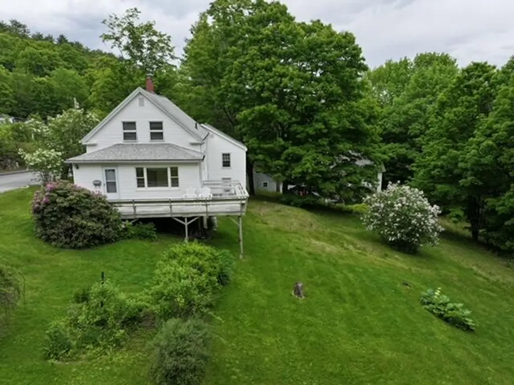 28 Greenville Street Hallowell ME 04347