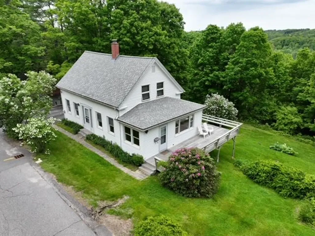 28 Greenville Street Hallowell ME 04347