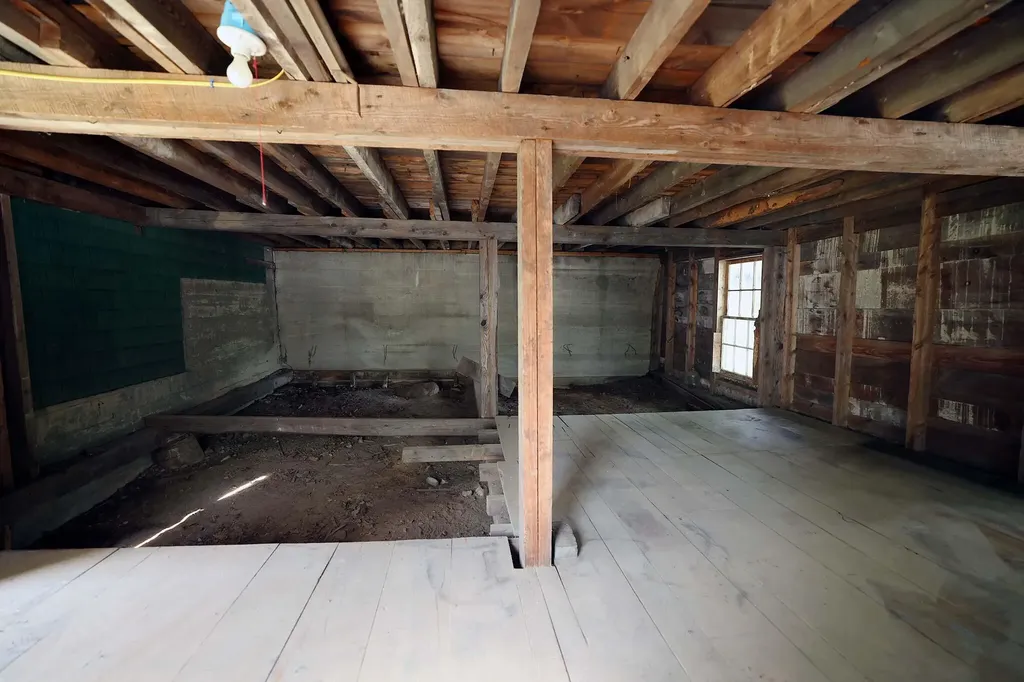 28 Greenville Street Hallowell ME 04347