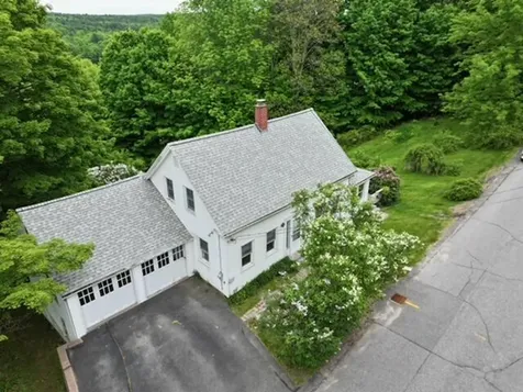 28 Greenville Street Hallowell ME 04347