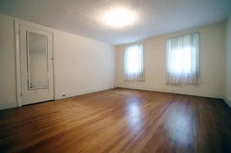 28 Greenville Street Hallowell ME 04347