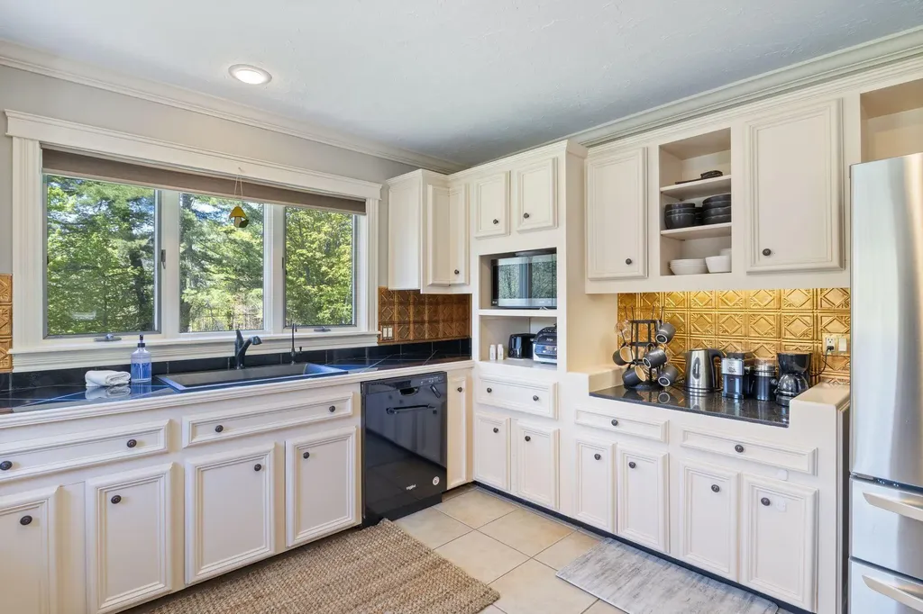 528 Bauneg Beg Hill Road North Berwick ME 03906