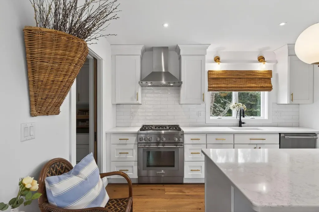 492 W Elm Street Yarmouth ME 04096