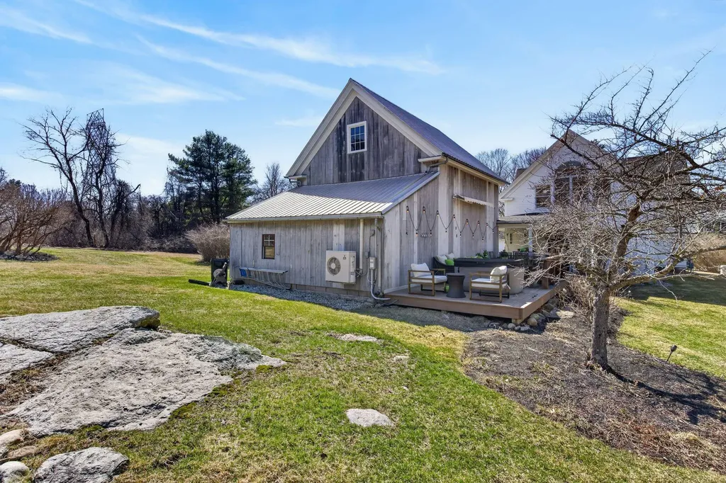 492 W Elm Street Yarmouth ME 04096