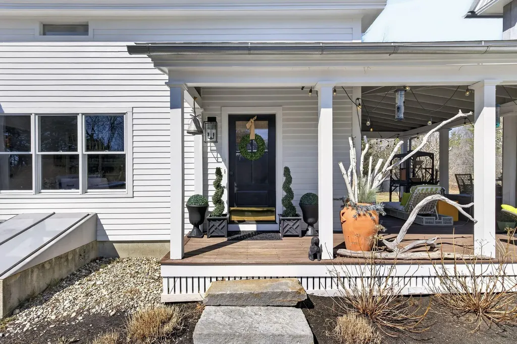 492 W Elm Street Yarmouth ME 04096