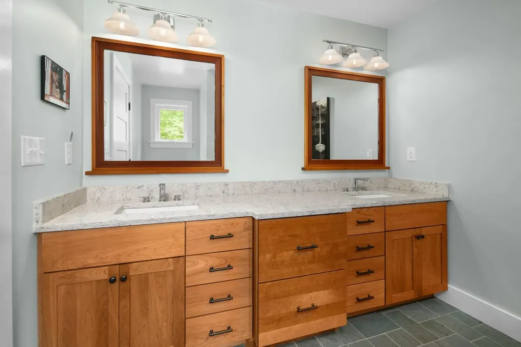 92 Flynn Lane Ogunquit ME 03907