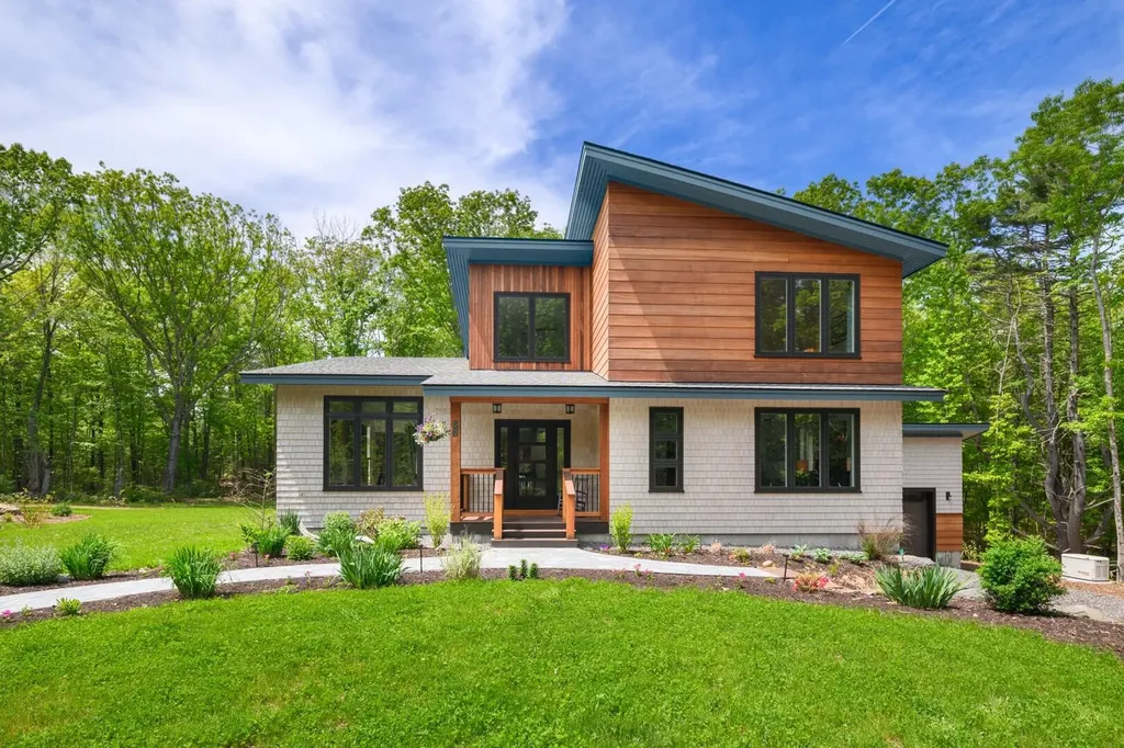 92 Flynn Lane Ogunquit ME 03907