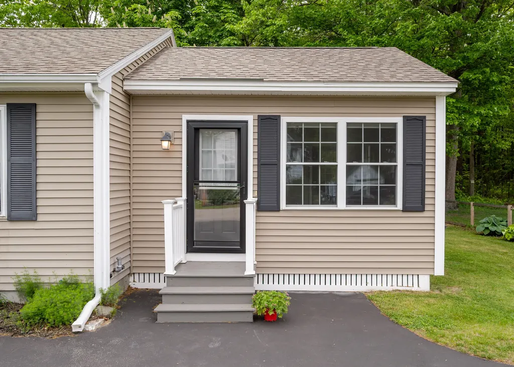 50 Glenwood Avenue Saco ME 04072